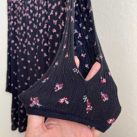 Xhilaration Womans Floral Tent Dress. Size Medium - Picture 4 of 14